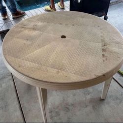 Round Plastic Table
