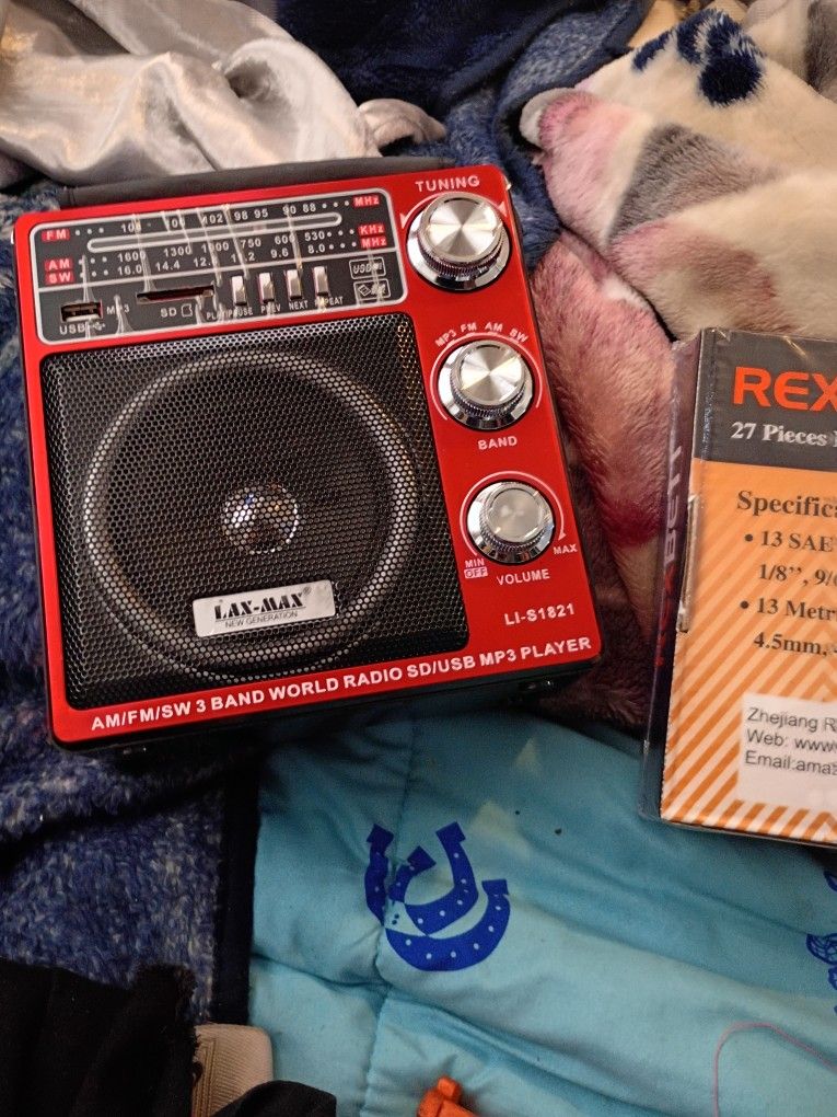 Radio FM Portátil Reproductor De MP3 USB Y Bluetooth