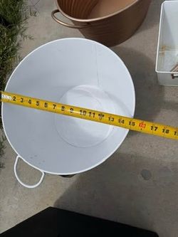 Aluminum container