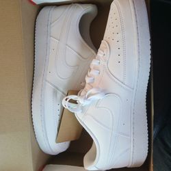 Nike Court  Low