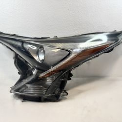 2016 - 2018 TOYOTA PRIUS LH DRIVER SIDE HEADLIGHT OEM