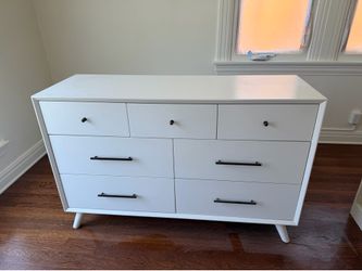 Williams 7-Drawer Dresser