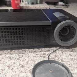 Dell 1610HD Projector 
