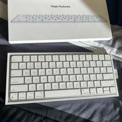 Apple Magic Keyboard 