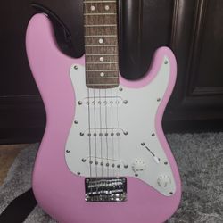 
Squier Mini Stratocaster + Amp, Gig Bag & Strap – Full Guitar Starter Bundle!