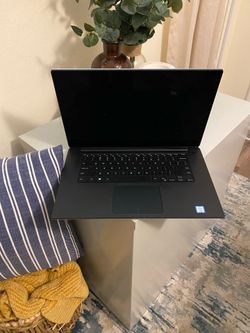 Dell XPS 8th Gen i9 Touch Screen 4GB Graphics, 32 GB Ram, and 6 Cores