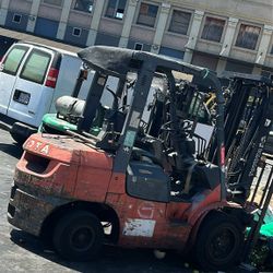 Forklift For Parts 