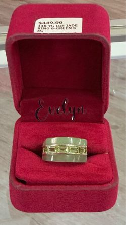 Size 5 14kt Jade Ring w /Green Stones 5grams