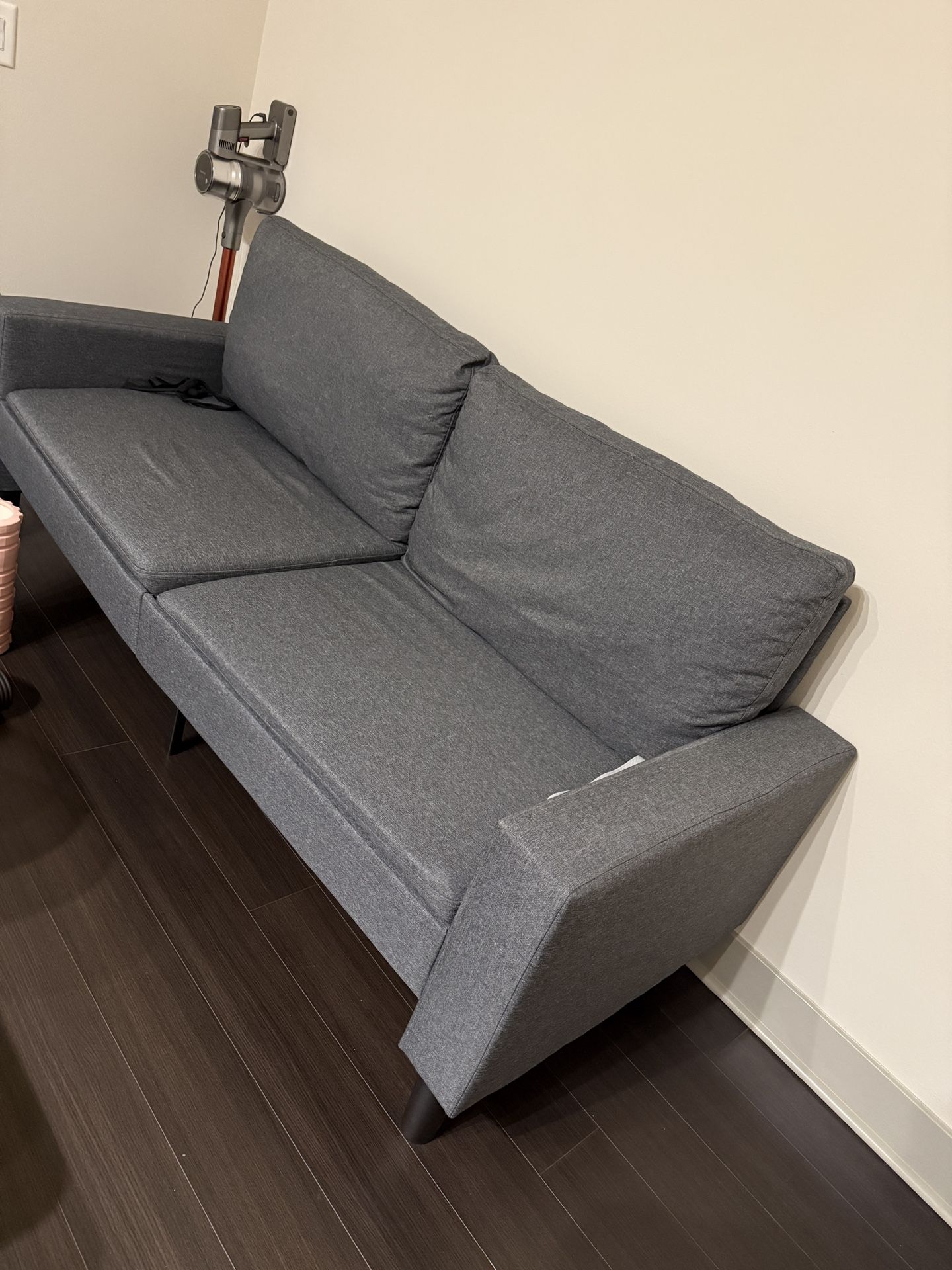 Zinus Loveseat Sofa – Excellent Condition