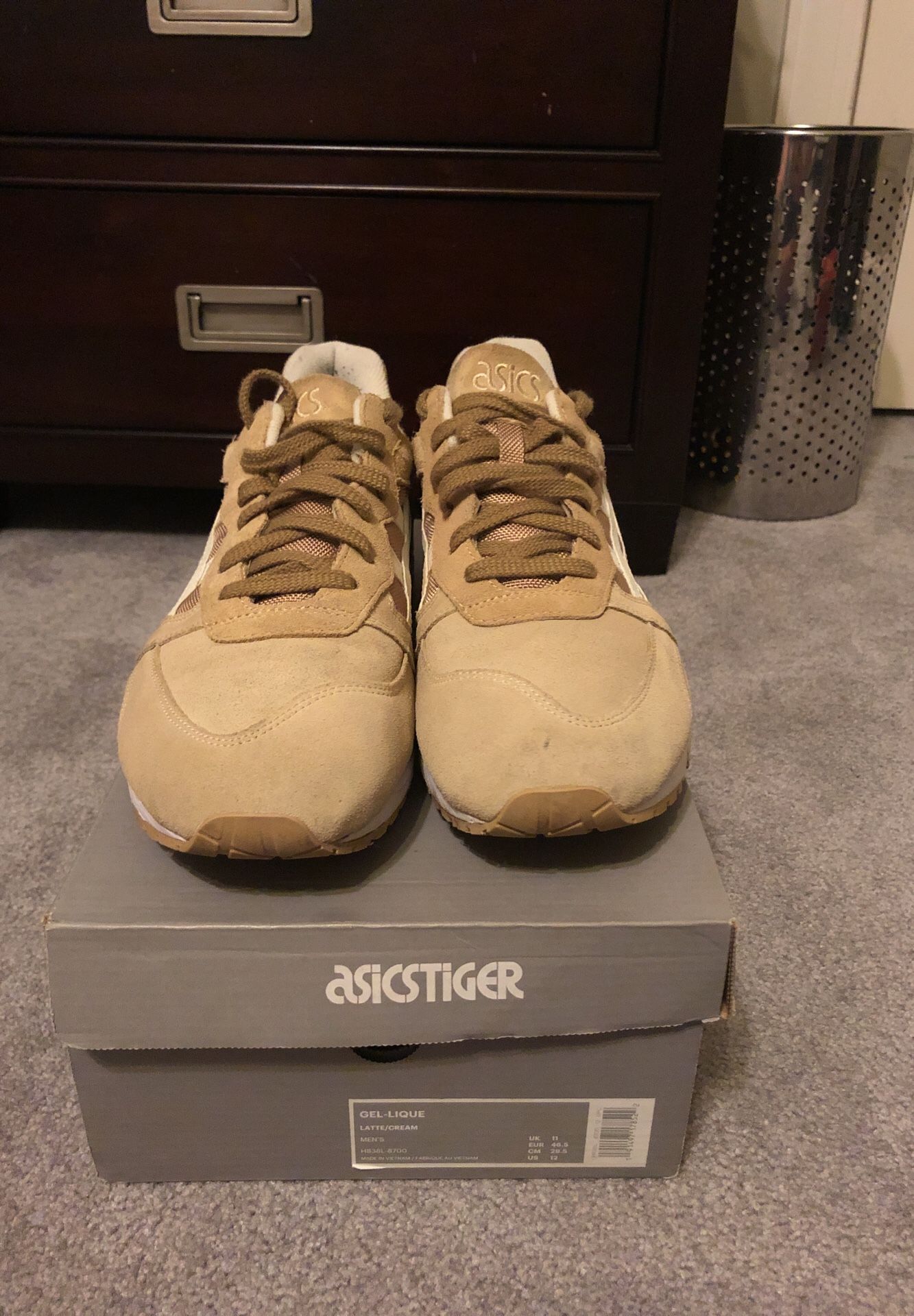 ASICS Size 12 (fit small)