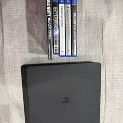 PS4 Slim + 5 Games