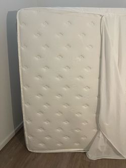 Like New Queen Mattress