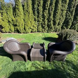 2 Wicker Chair + Ottoman outdoor furniture set