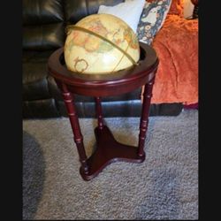 repologie 12-in diameter globe world classic series with cherry wood stand, stand has a few scratches