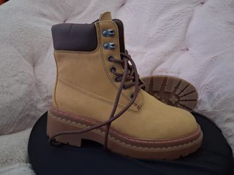 Work boots us size 7