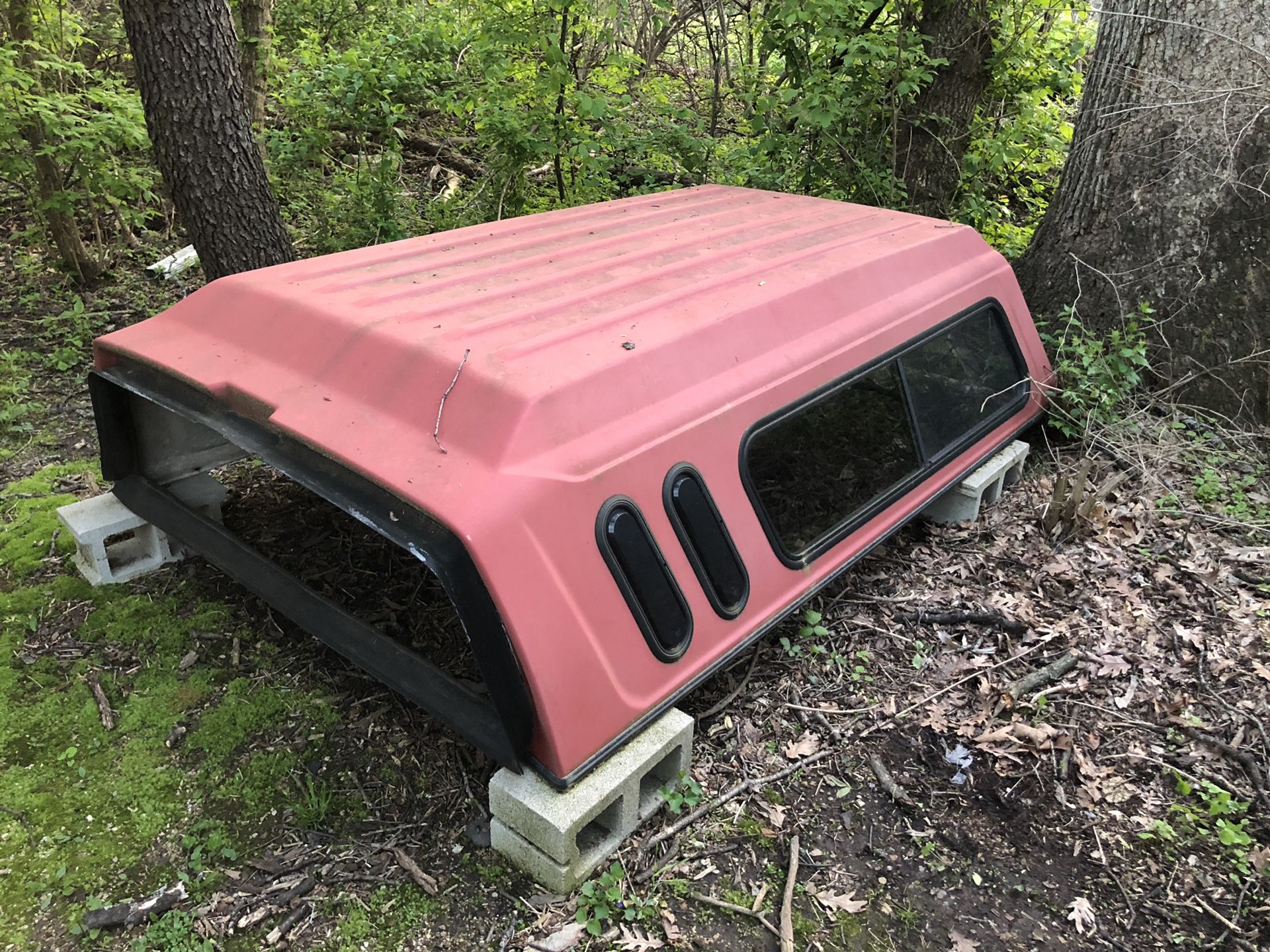 Century truck topper camper Chevy/GMC pick up 88-98 (GMT400) 8ft bed