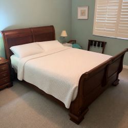 Queen Sleigh Bed - Cherry Wood 