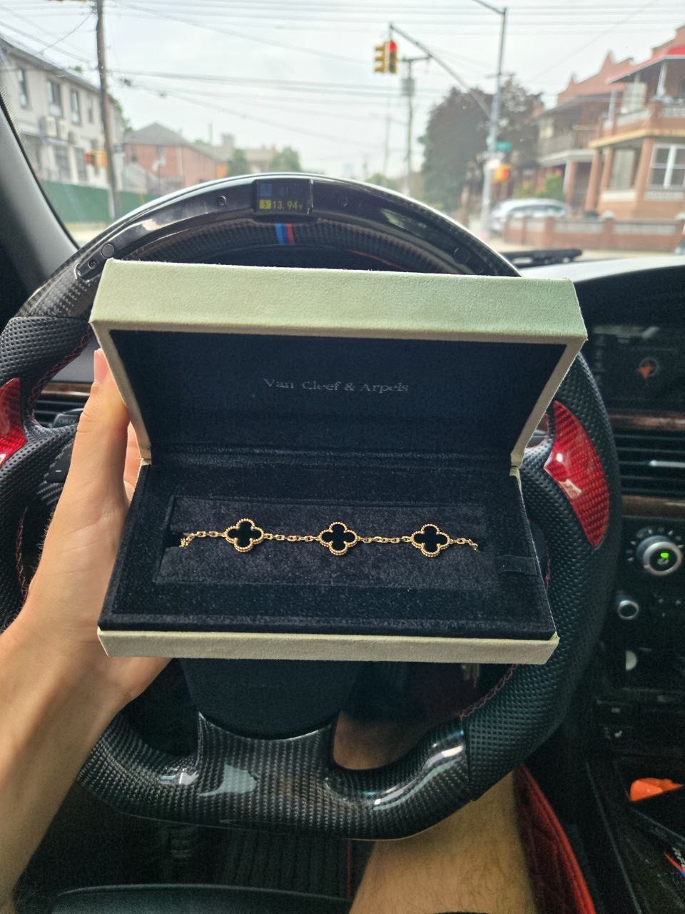 Van Cleef & Arpels 18K Yellow Gold with Black Onyx (15mm)