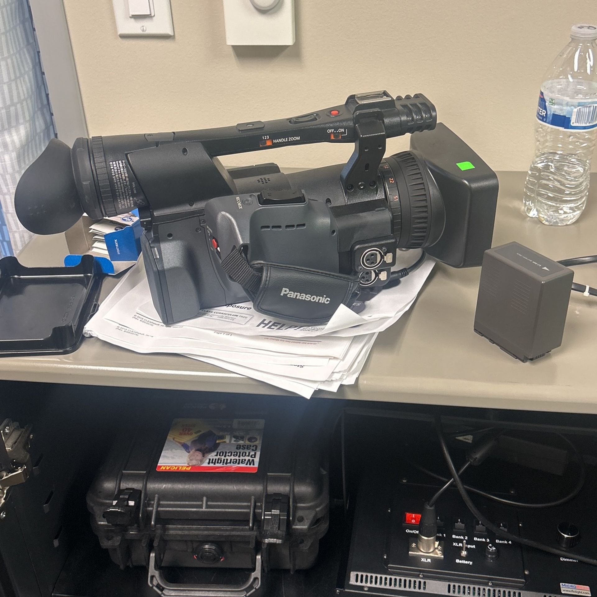 Panasonic AG-HMC150 3CCD AVCHD Pro Camcorder