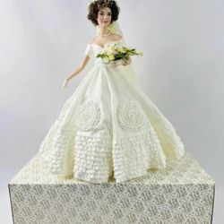 Rare Vintage Franklin Mint Jacqueline Kennedy 16” Porcelain Heirloom Collectible Bride Doll