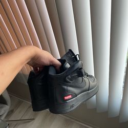 Supreme Air Force 1 Black Mid sz8.5