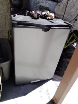 Mini fridge Frigidaire