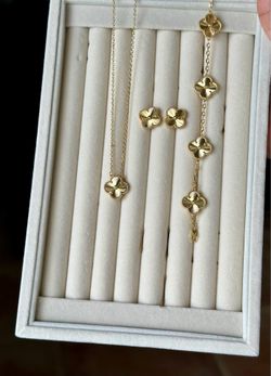 Cadena brazalete pendientes