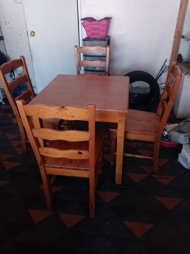 Smal Dining Table With Four Chairs