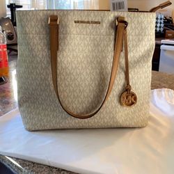 Michael Kors Hand Bag