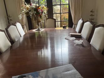Dinning room table and chairs