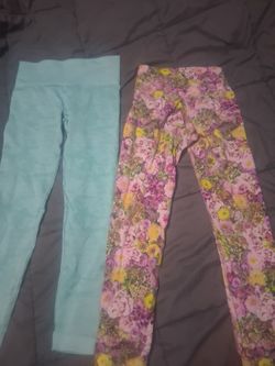 1 pair Lululemon 1 pair gym shark