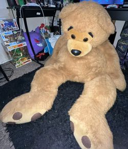 HUGE TEDDY BEAR 🧸 FOR SALE NEED GONE ASAP!!!