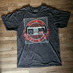 NINTENDO ENTERTAINMENT SYSTEM LOGO ADULT UNISEX BLACK (MED SIZE) BLACK GREY T-SHIRT PRE-OWNED