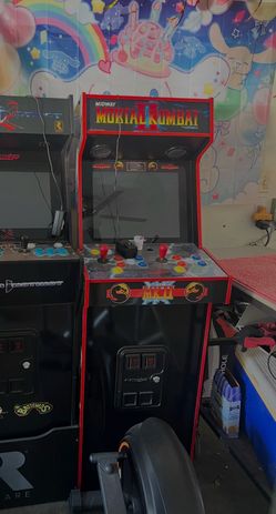 Arcade1Up Mortal Kombat II Deluxe Arcade video Game machine wifi multiplayer