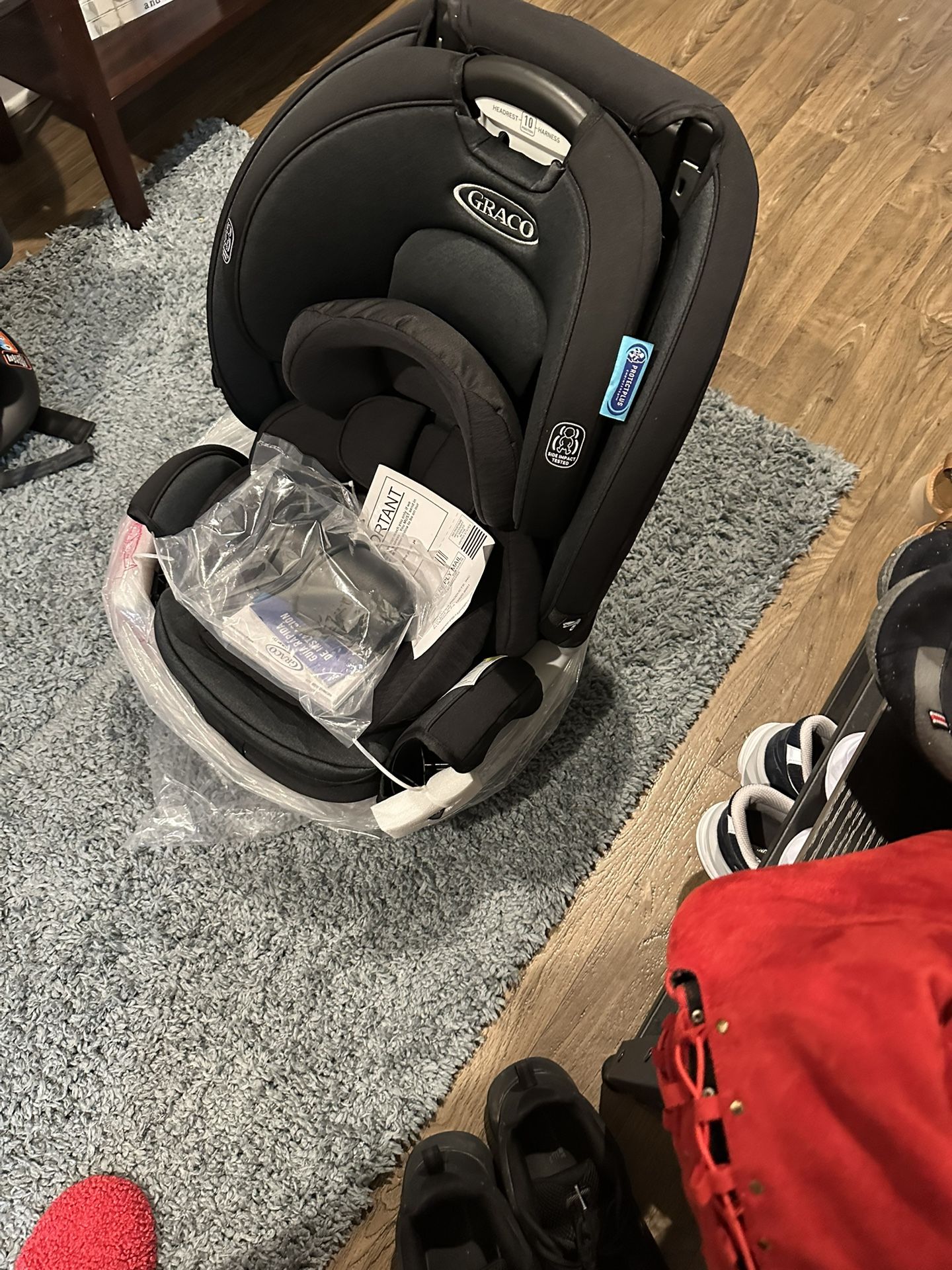 Graco Turn2Me 3-in1 Convertible Car Seat, Rotating Seat Features