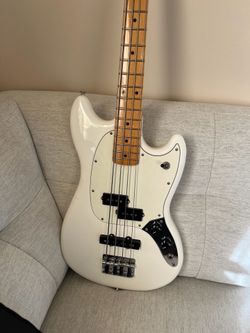 Fender Mustang Bass Guitar Player II