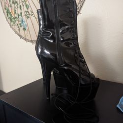 Pleasers Adore-1021 Lace-Up Front Ankle Boot Size: 10