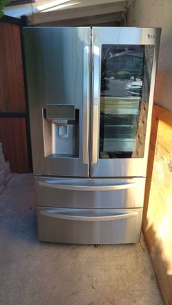 LG REFRIGERATOR WITH INSTAVIEW DOOR WORKS GREAT CAN DELIVER ANYWHERE