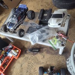 Lots of RC parts and a Rollers Mostly Traxxas And Hpi