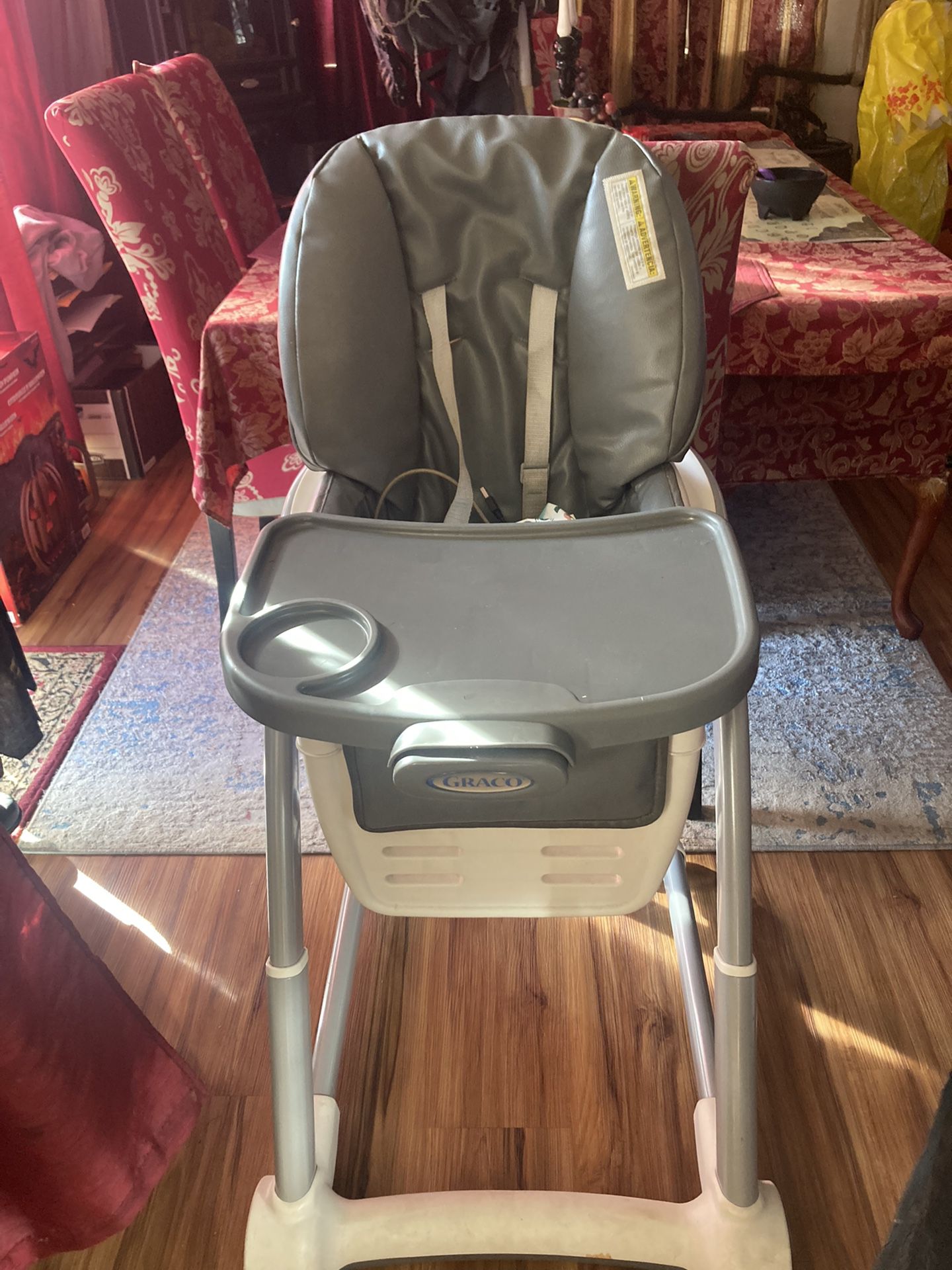 RECLINING HIGH CHAIR WITH WHEELS