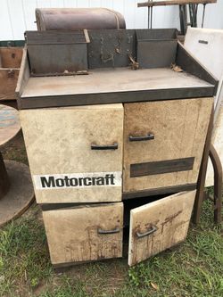 VINTAGE LARGE TOOLBOX...OBO