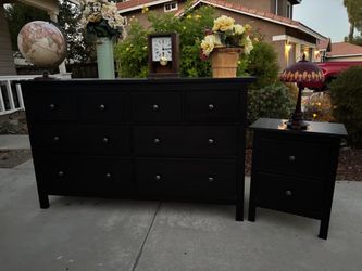 Black Solid Wood 10 Drawer Dresser Chest of Drawers and Nightstand Furniture Set Great Condition