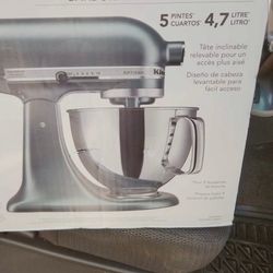 KitchenAid 5 Quart 4.7 Liters Brand New And Sealed 