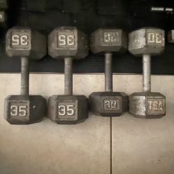 2 Pairs Of Hex Dumbbells