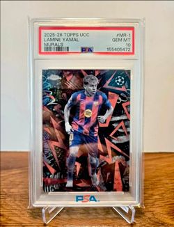 Topps Chrome UCC Murals Lamine Yamal PSA 10