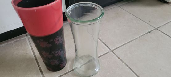 2 vases