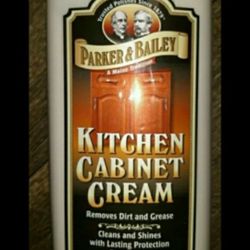 Parker & Bailey kitchen Cabinet cream 