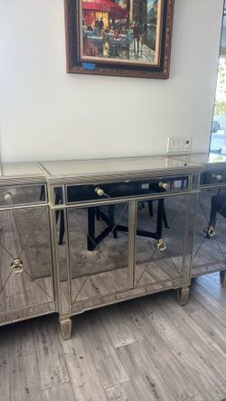 Z gallery dining hutch