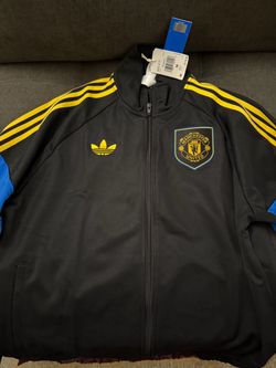 Adidas Manchester United jacket  size M