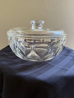 Pyrex- 2.5 QT Casserole Dish 